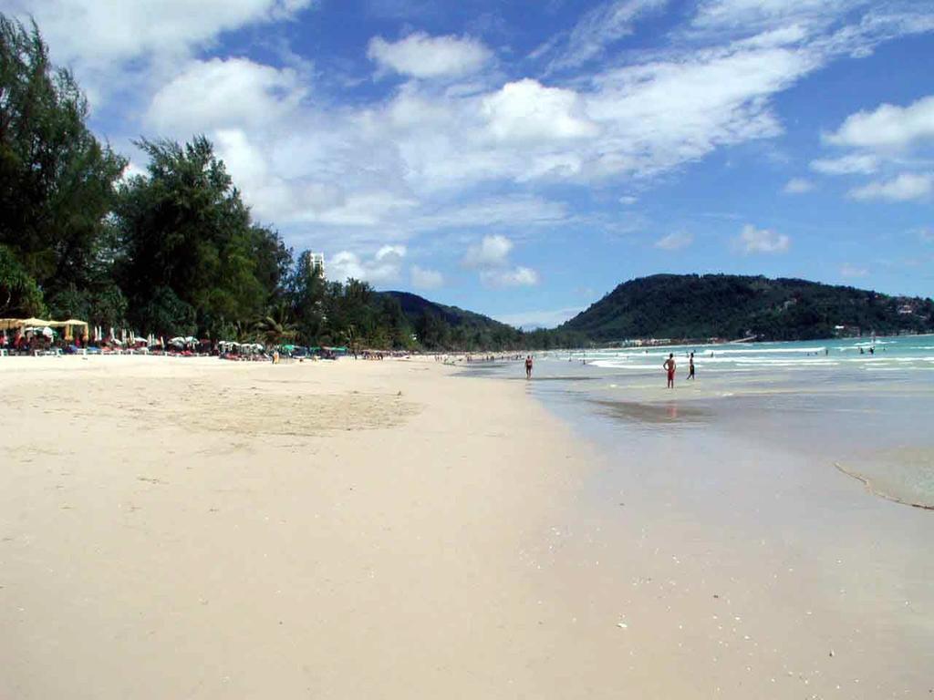 Benetti Lodge Patong Buitenkant foto