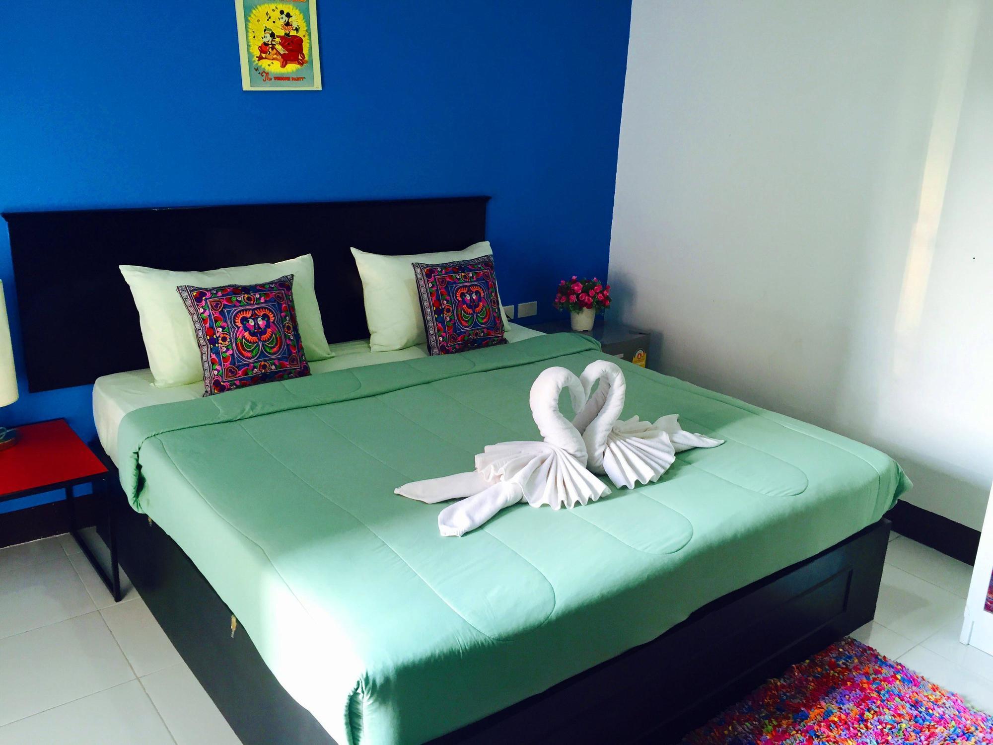 Benetti Lodge Patong Buitenkant foto