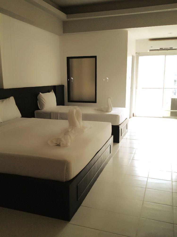 Benetti Lodge Patong Buitenkant foto