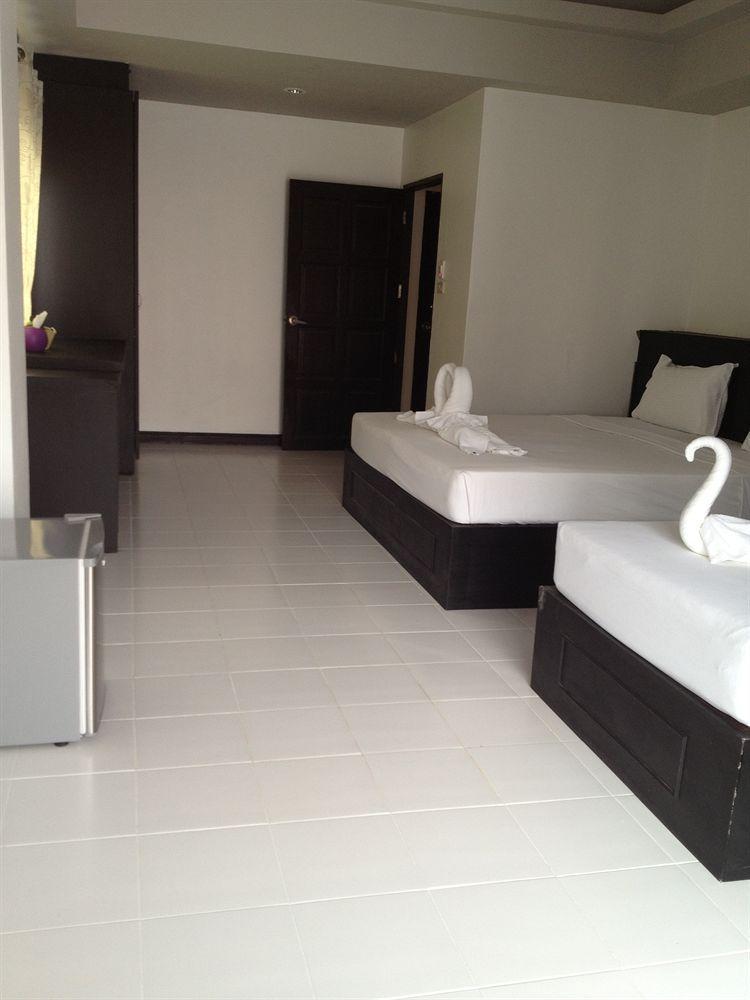 Benetti Lodge Patong Buitenkant foto