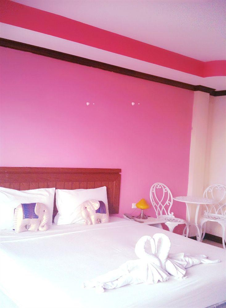 Benetti Lodge Patong Buitenkant foto