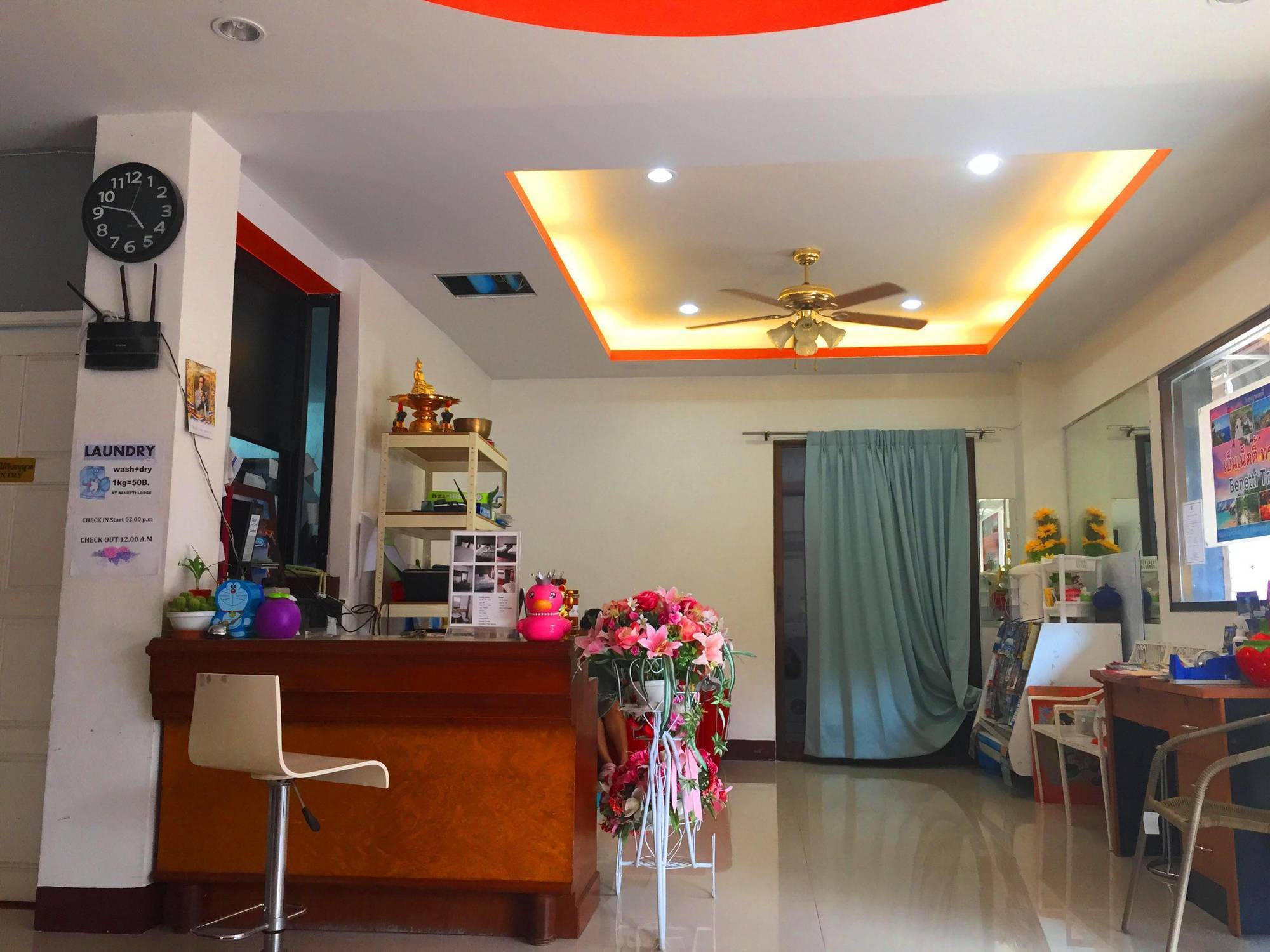 Benetti Lodge Patong Buitenkant foto