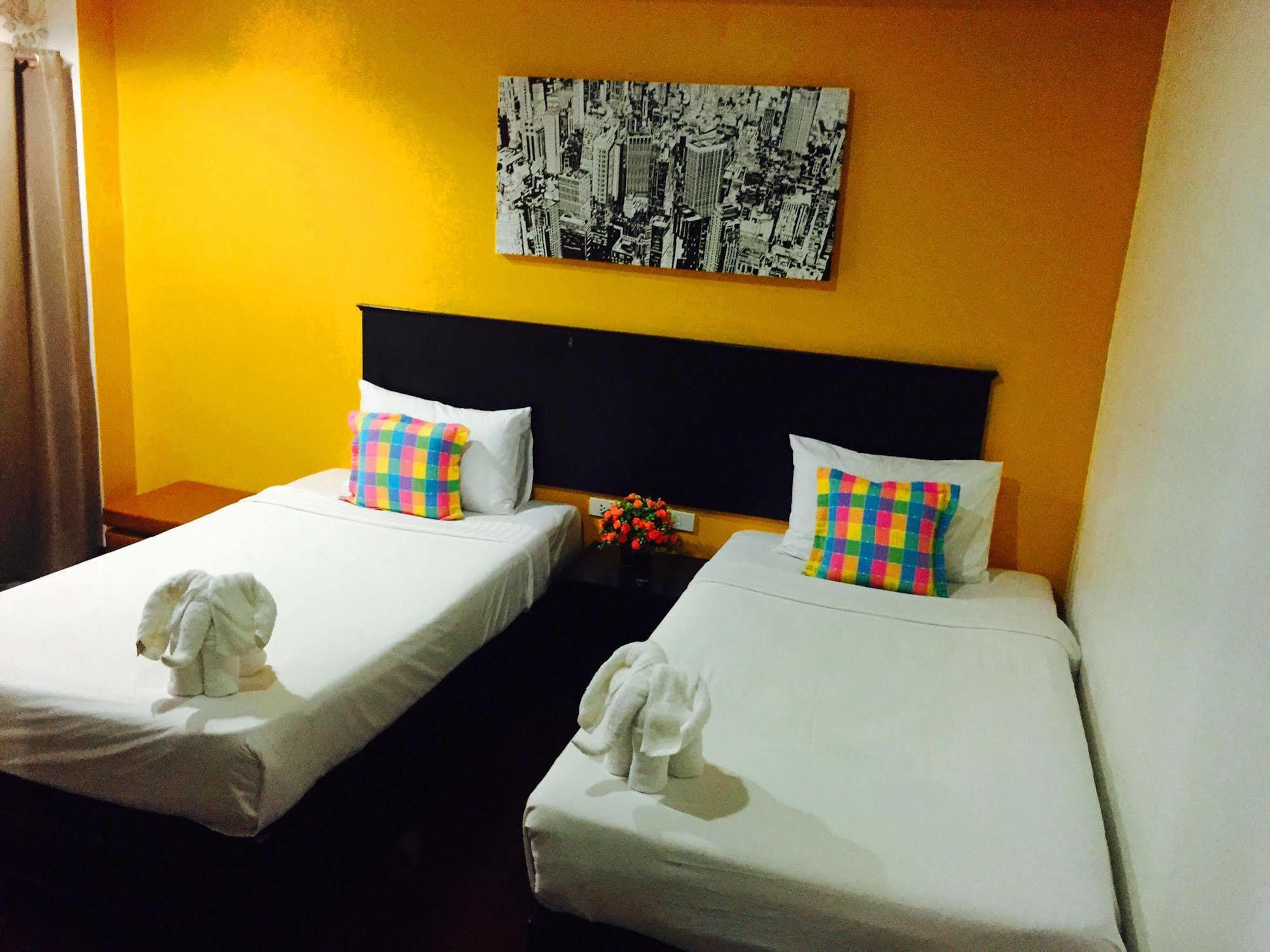 Benetti Lodge Patong Buitenkant foto