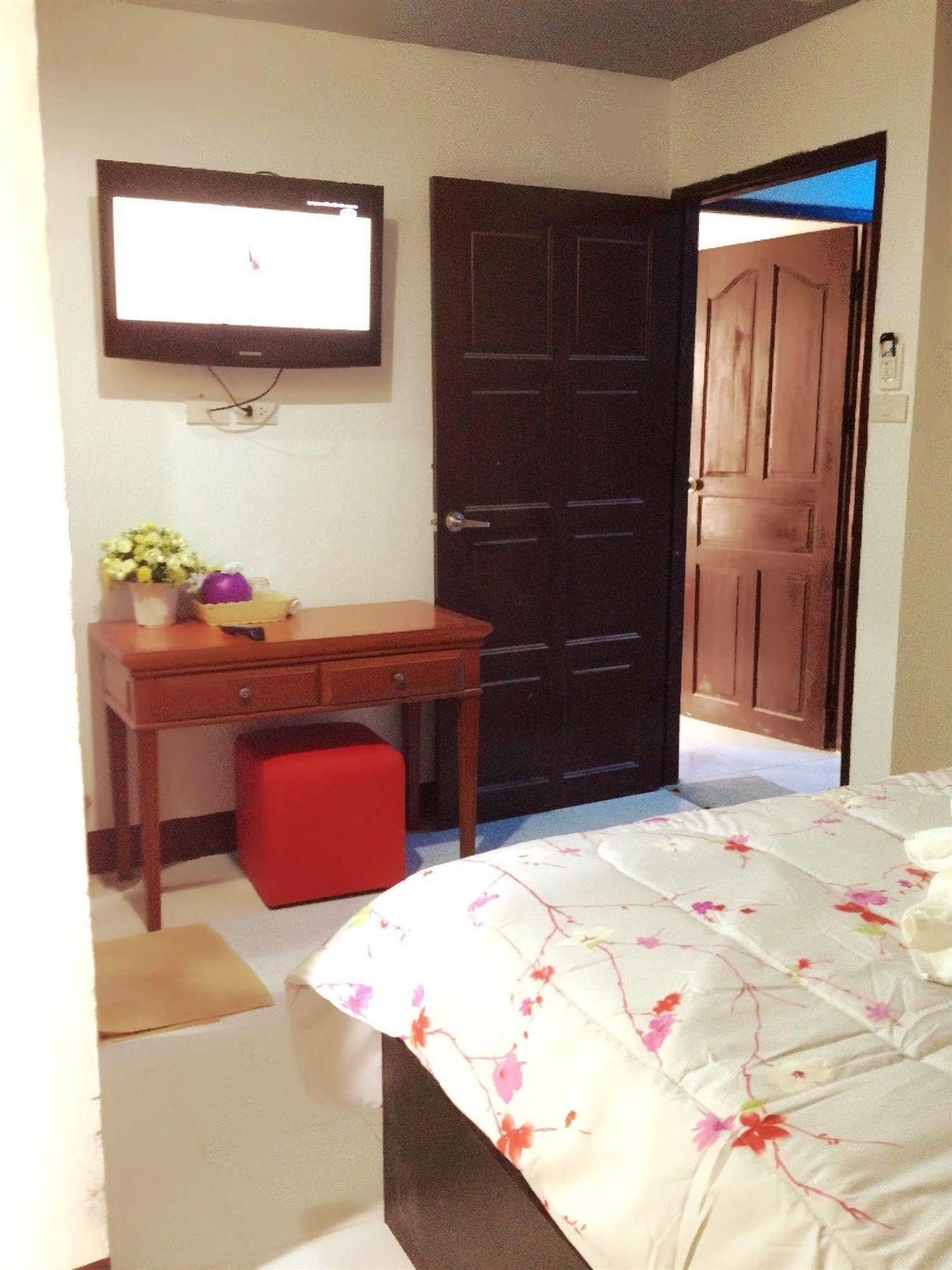 Benetti Lodge Patong Buitenkant foto